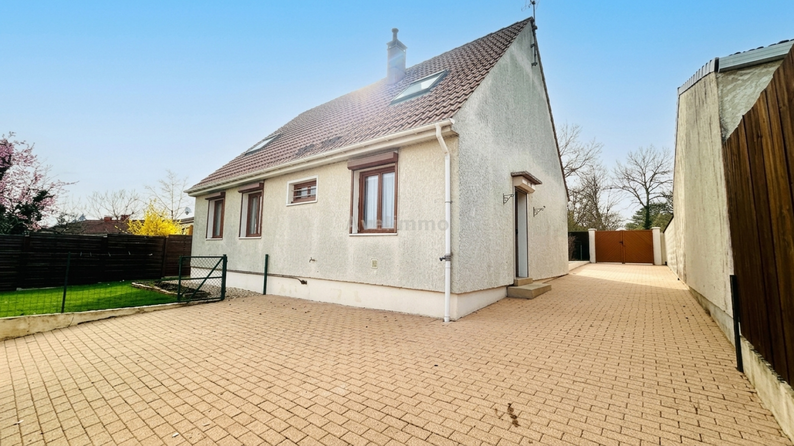 Maison 9 pièces 130 m² · à Orgerus · 130 m² · 342 500 €